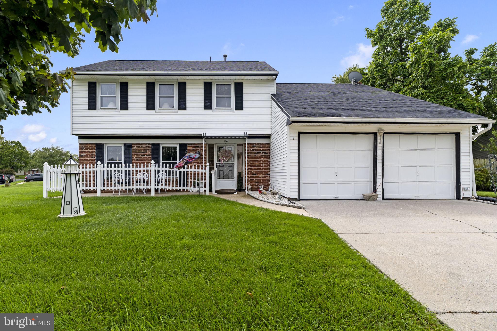 1 Avella Ln, Sicklerville, NJ 08081