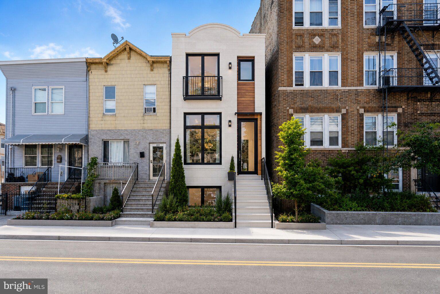 178 Tonnele, Jersey City, NJ 07306
