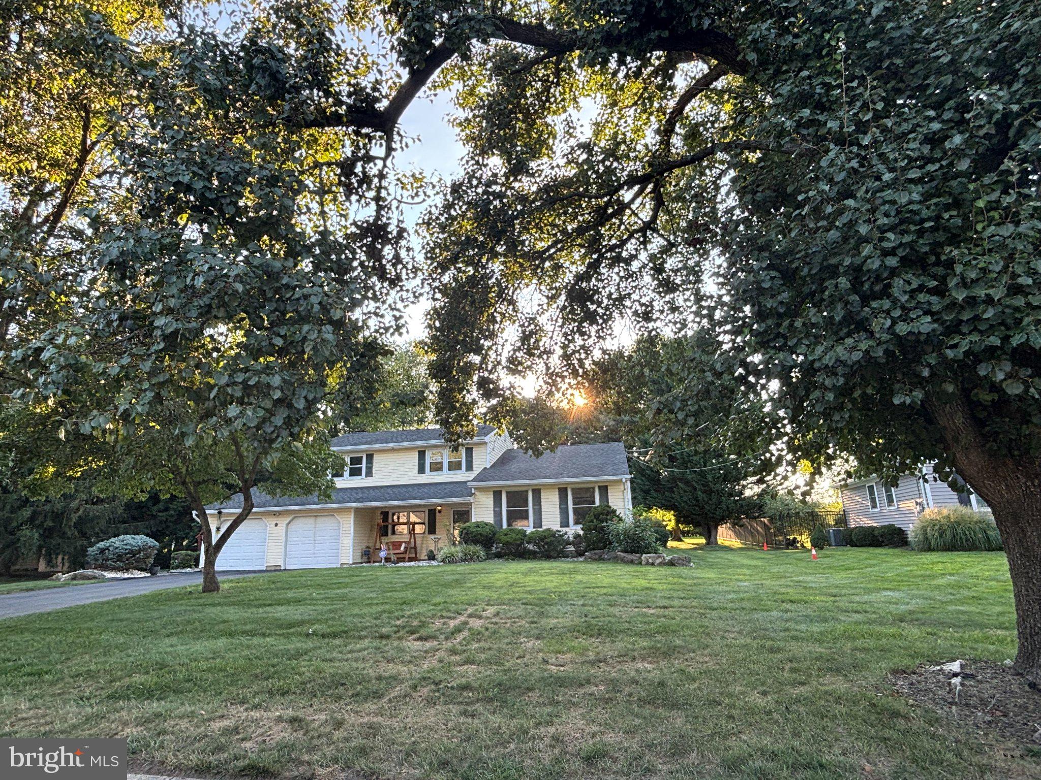 154 Oak Creek Rd, East Windsor, NJ 08520 photo