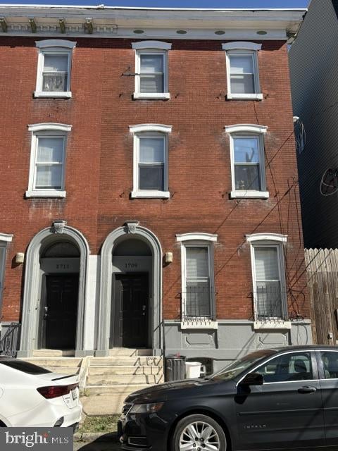 1709 Master St, Philadelphia, PA 19121