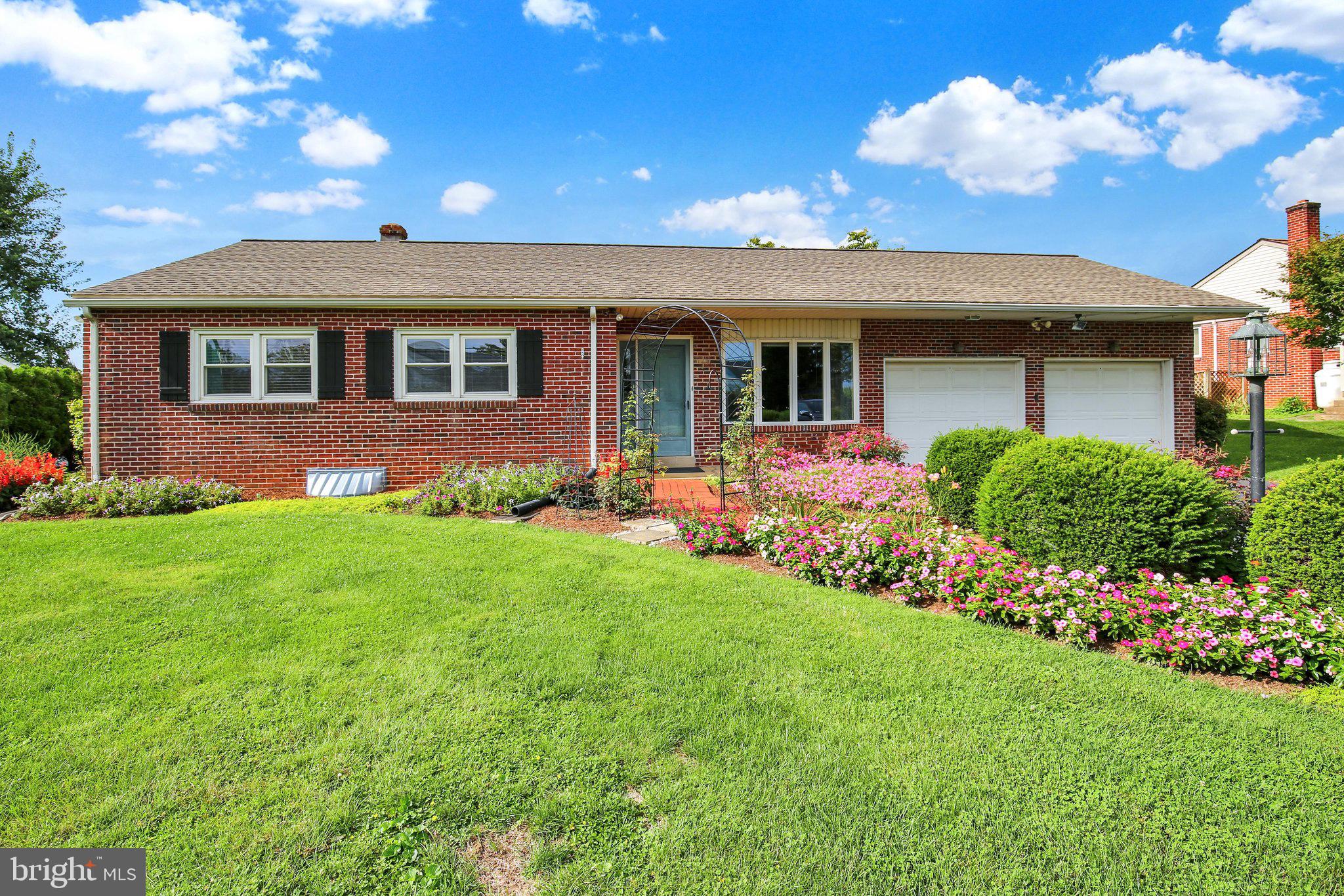 250 Sprecher Rd, Lancaster, PA 17603