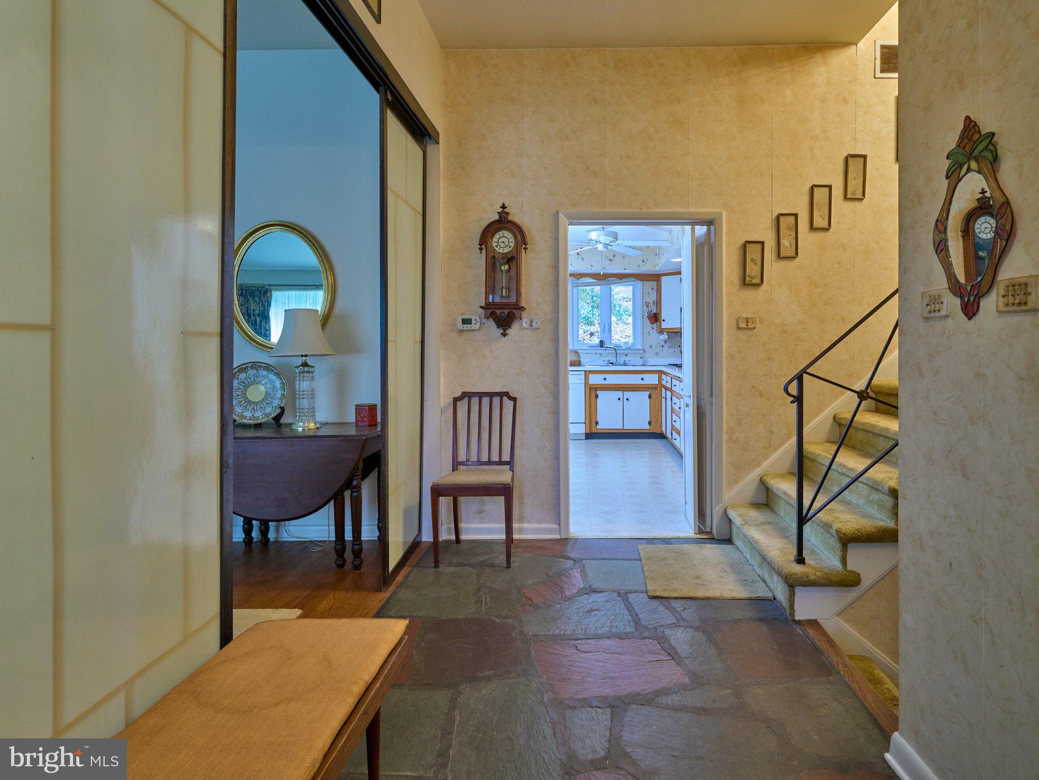 26 Fawn Dr, Raritan Twp, NJ 08822 photo