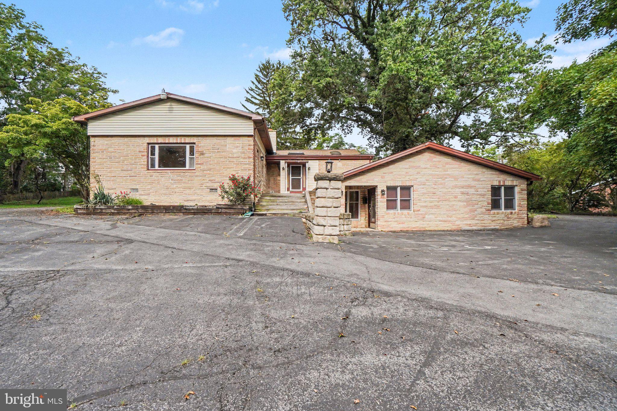 1465 Colonial Rd, Harrisburg, PA 17112 photo