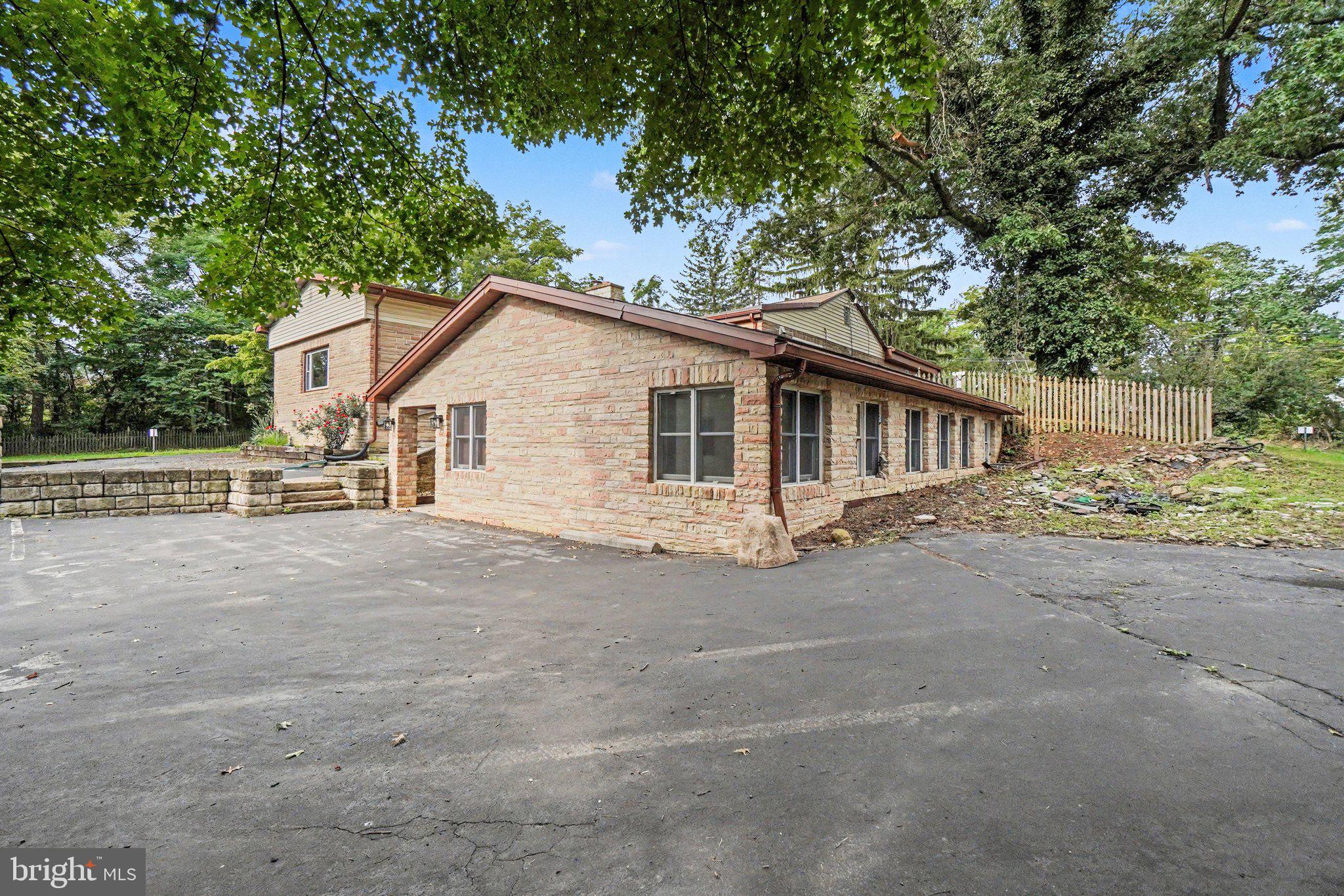 1465 Colonial Rd, Harrisburg, PA 17112 photo