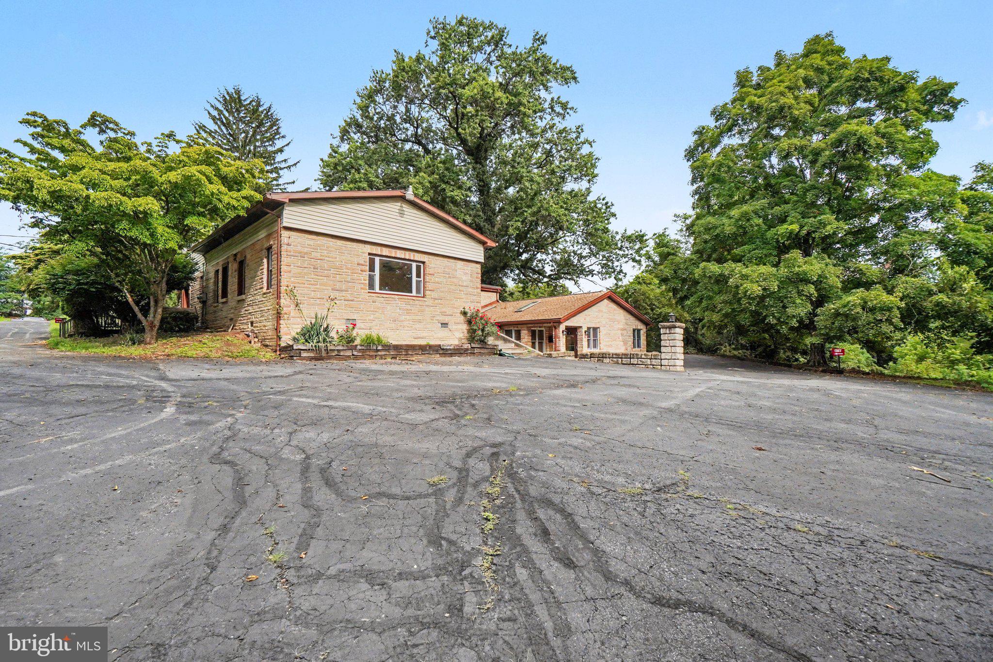 1465 Colonial Rd, Harrisburg, PA 17112 photo