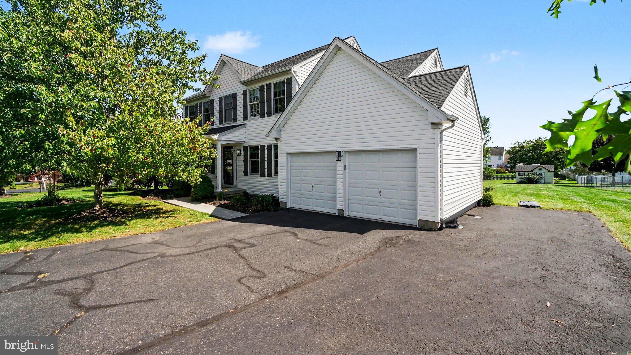 1008 E 4th St, Red Hill, PA 18076 photo