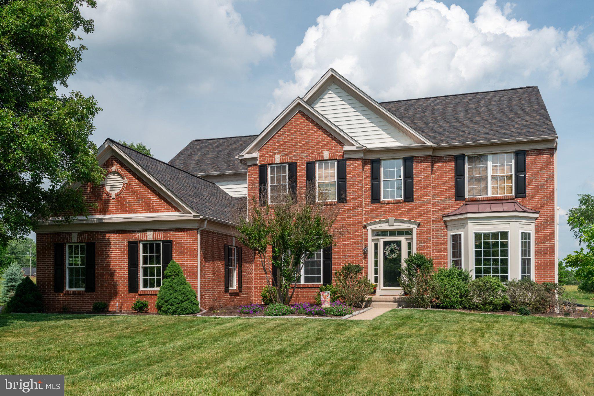 37 Saddlebrook Ln, Phoenixville, PA 19460