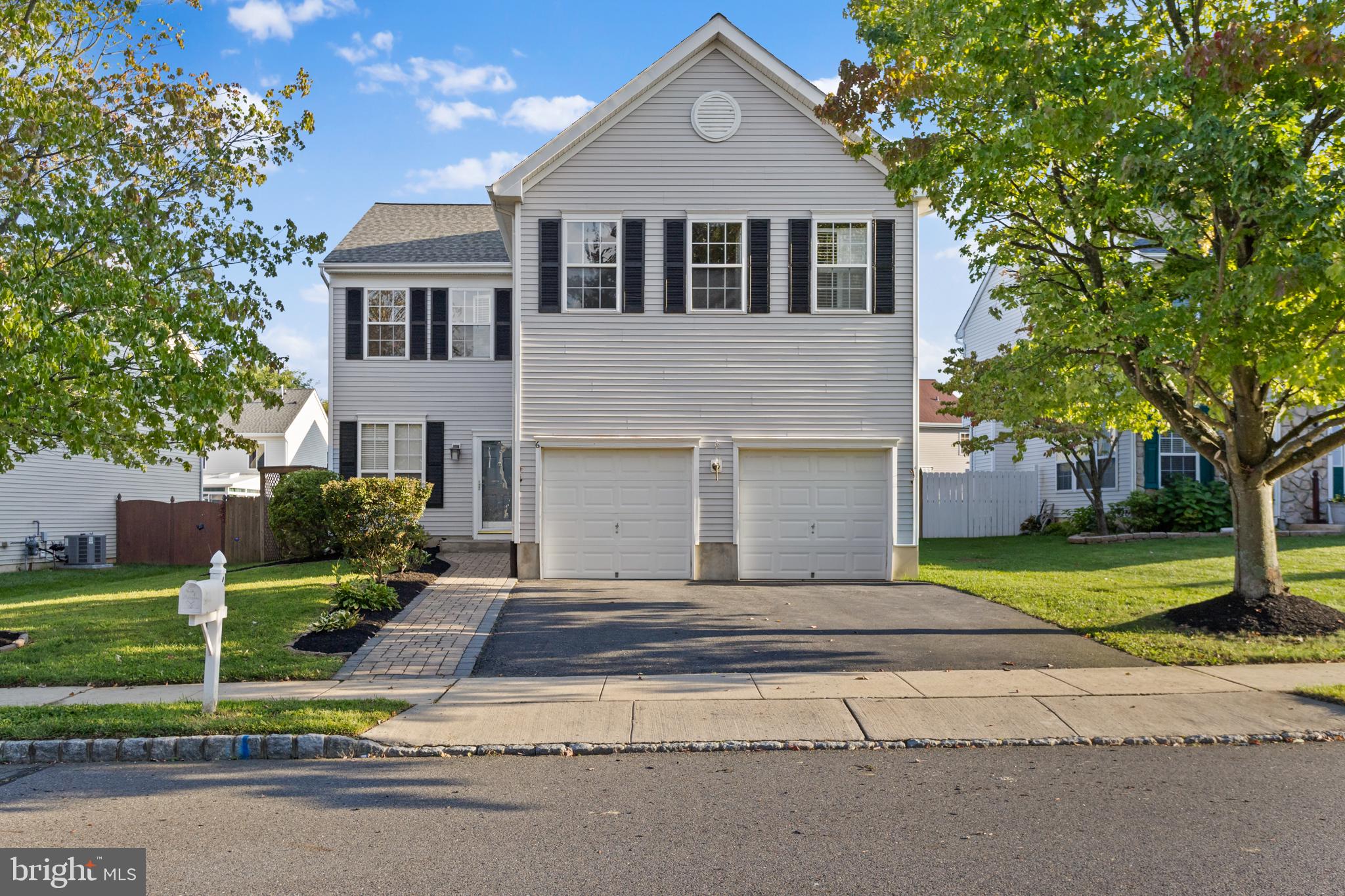 6 Durham Dr, Columbus, NJ 08022