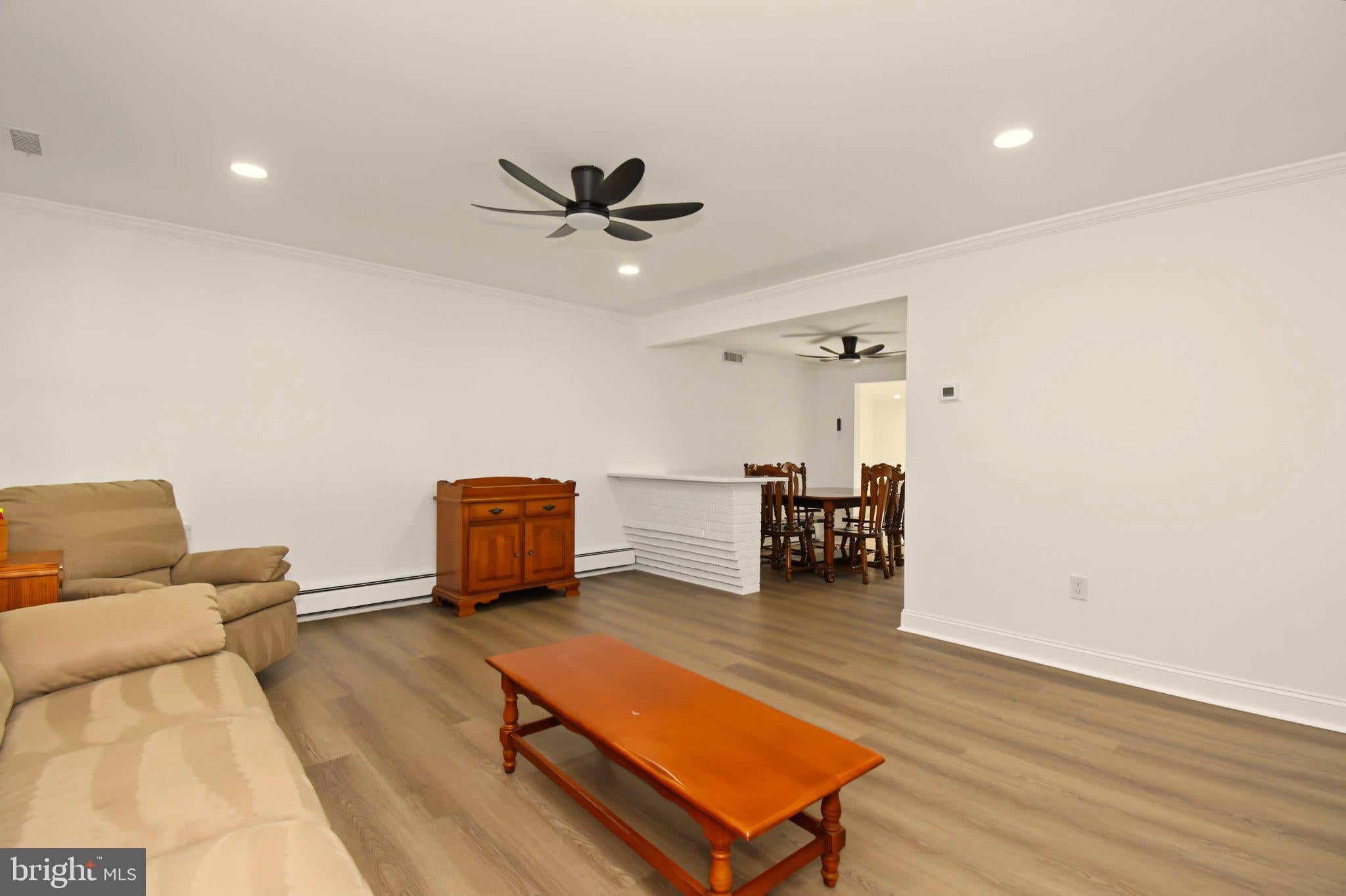 138 Village Ln, Levittown, PA 19054 photo