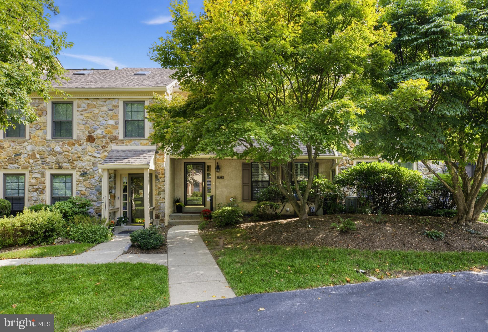 1703 Weatherstone Dr, Paoli, PA 19301