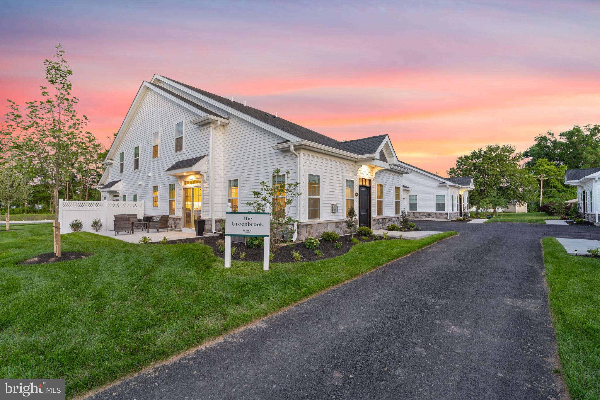 29 Cedar Cir, Levittown, PA 19055