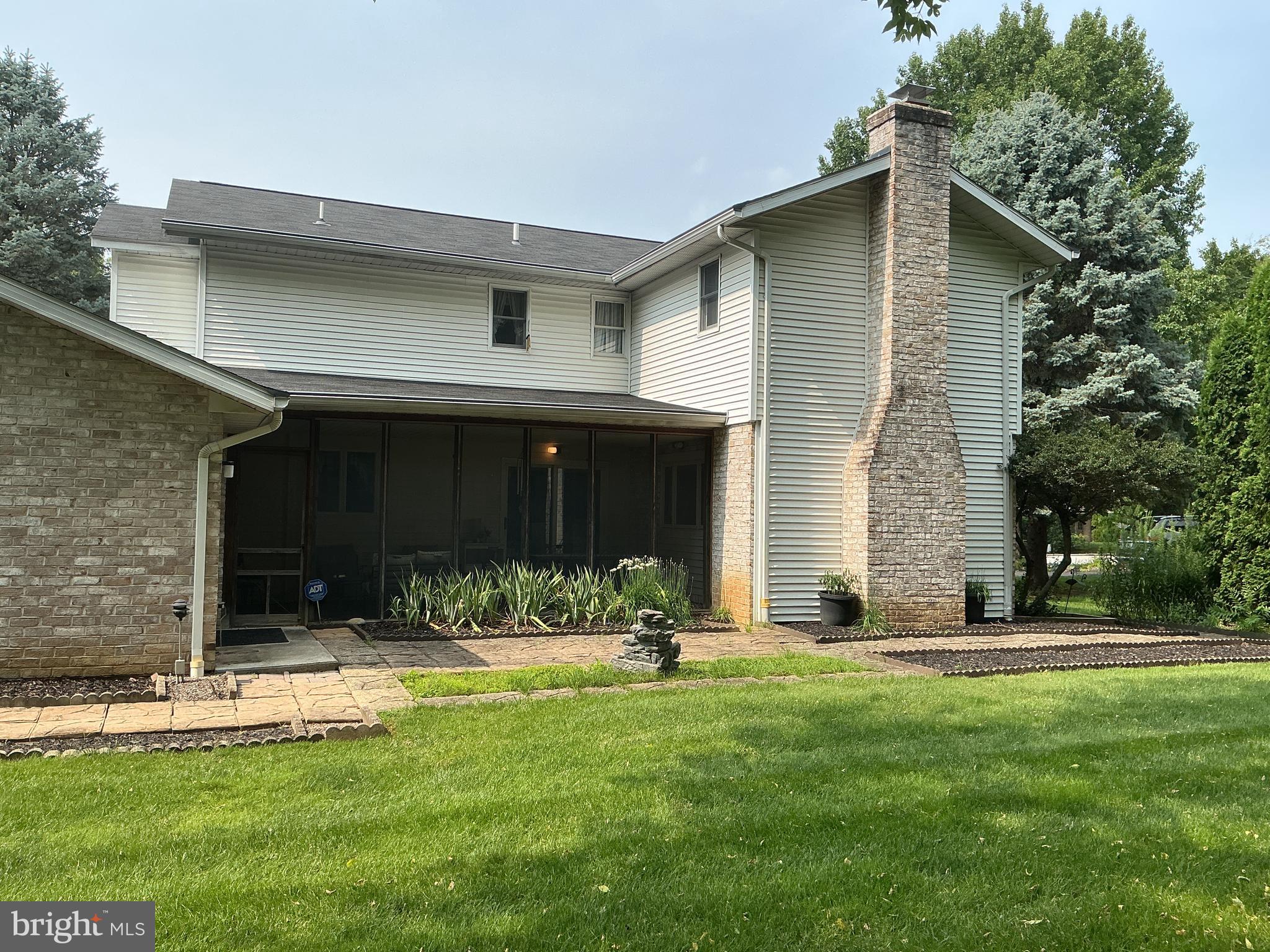743 Sherwood Dr, Carlisle, PA 17013 photo