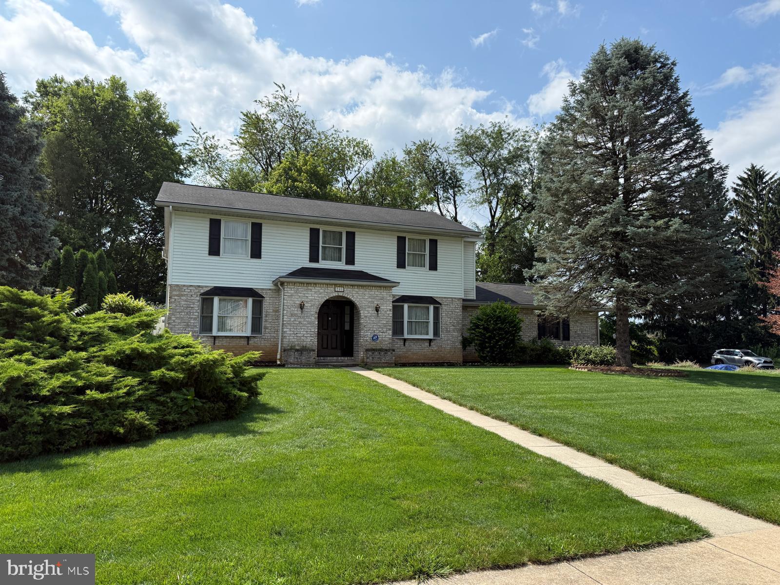 743 Sherwood Dr, Carlisle, PA 17013 photo