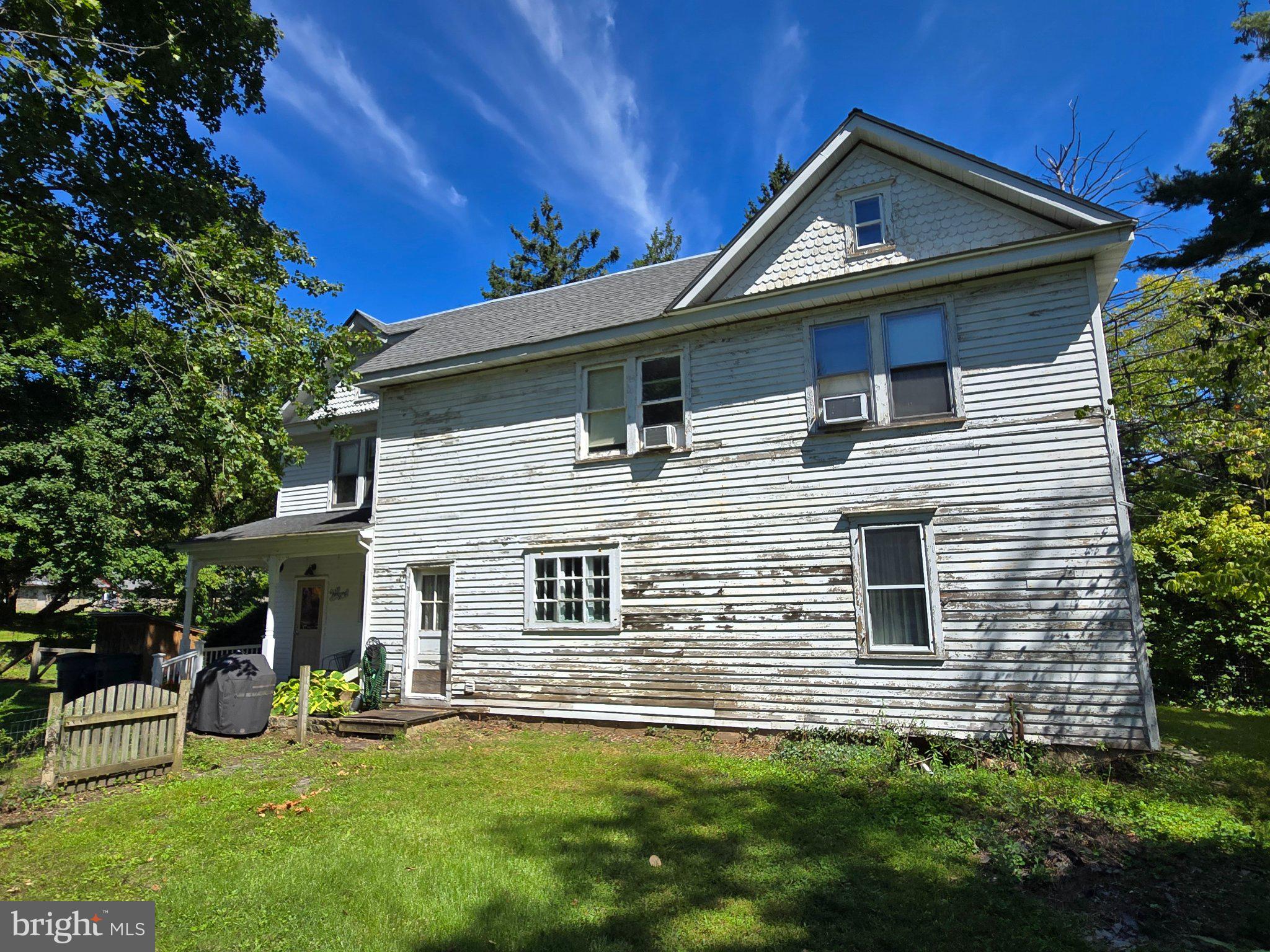 105 Browns Dr, Easton, PA 18042 photo