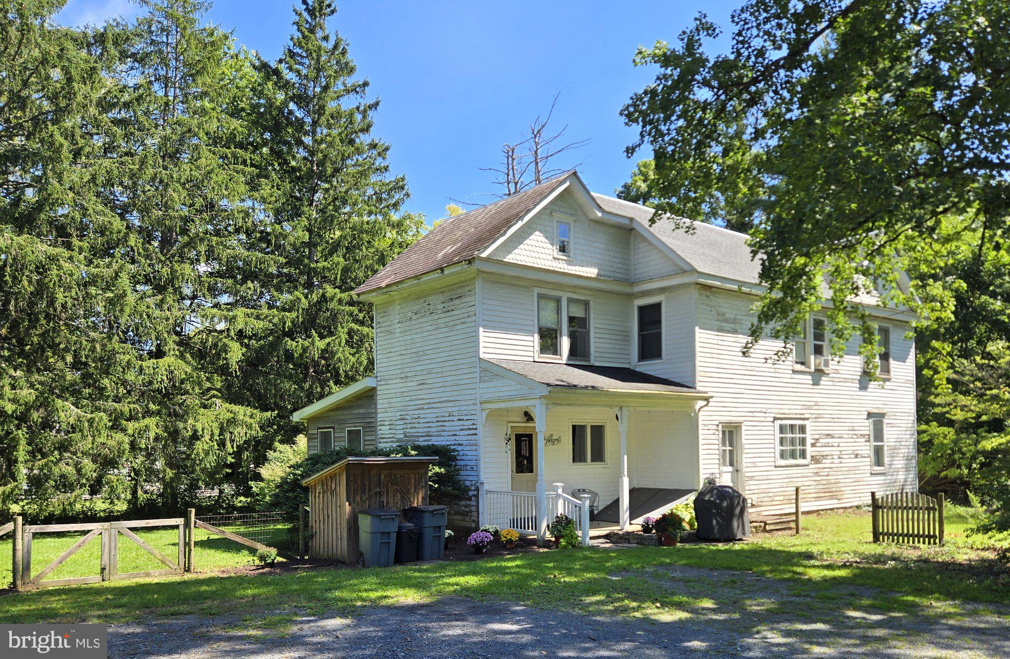105 Browns Dr, Easton, PA 18042 photo