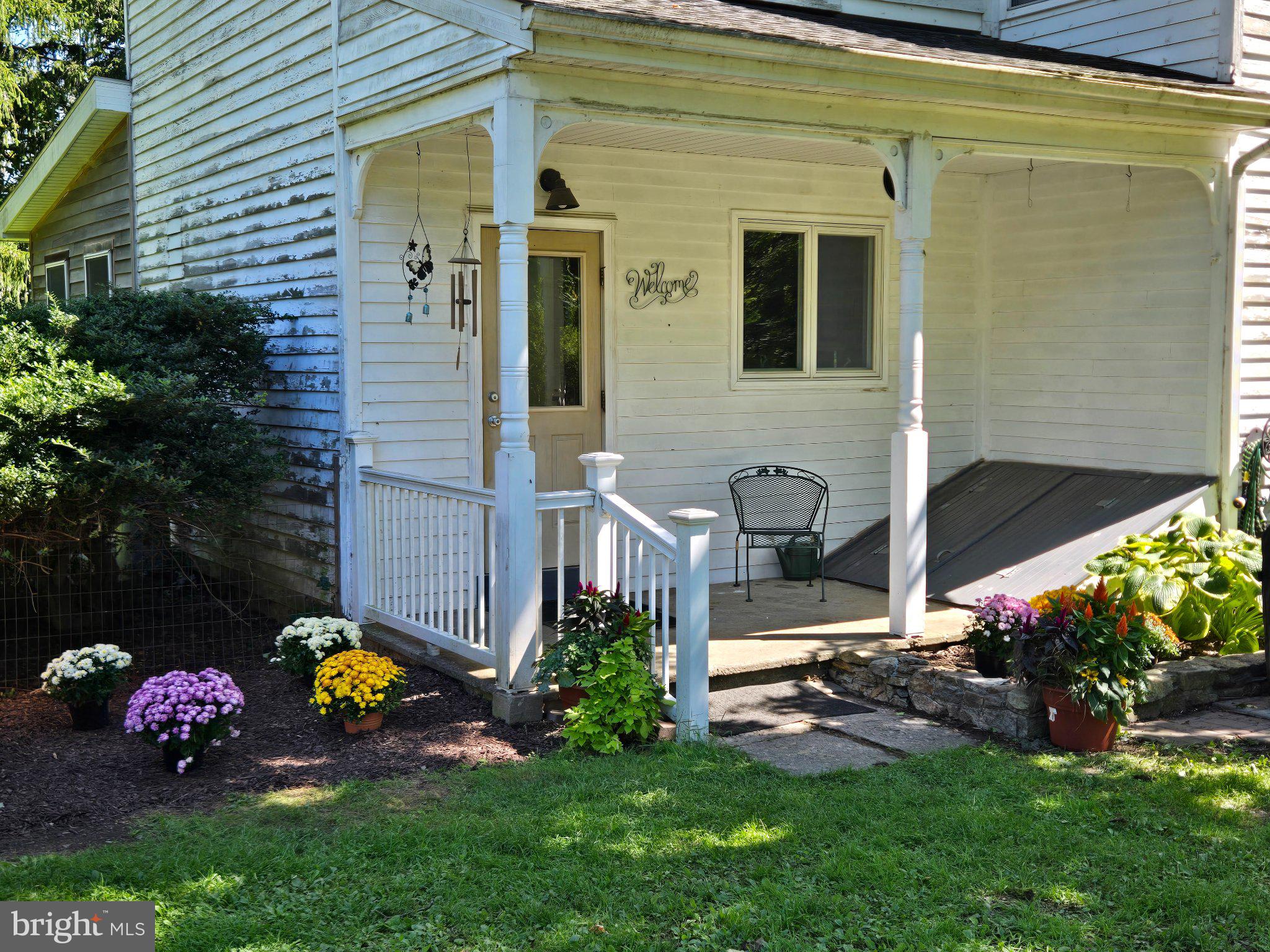 105 Browns Dr, Easton, PA 18042 photo