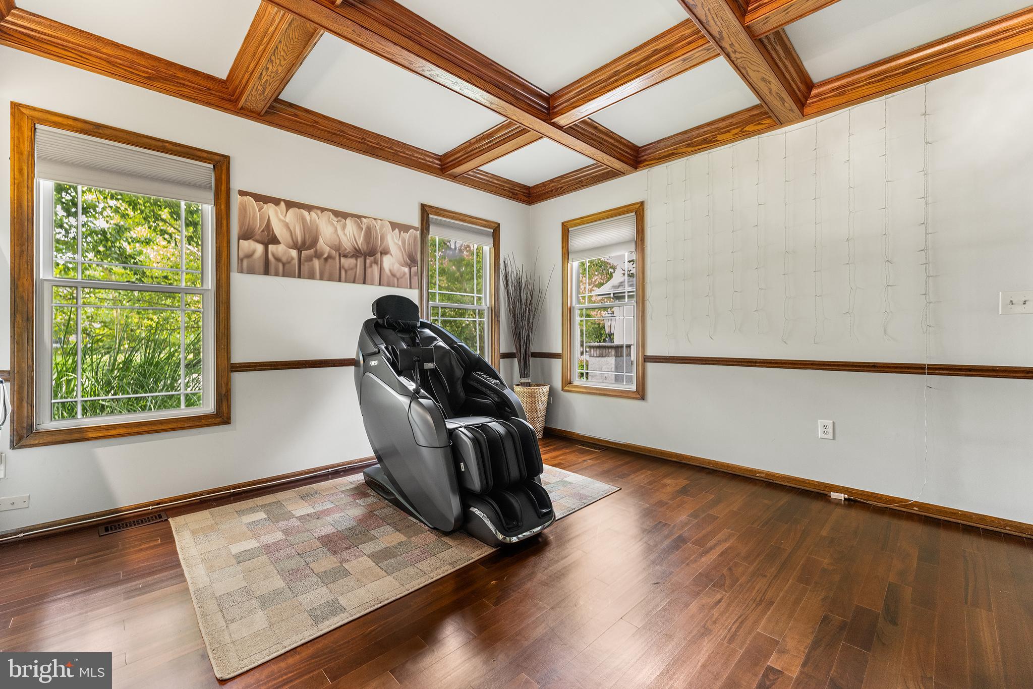 1 Woodland Dr, Cranbury, NJ 08512 photo
