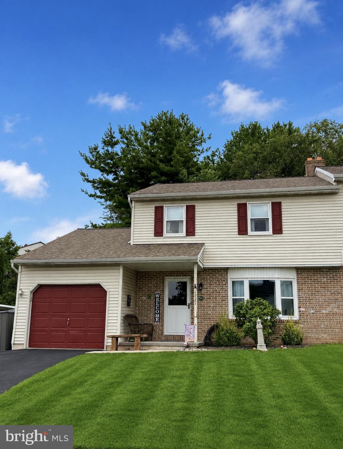 1721 Acorn Dr, Sinking Spring, PA 19608