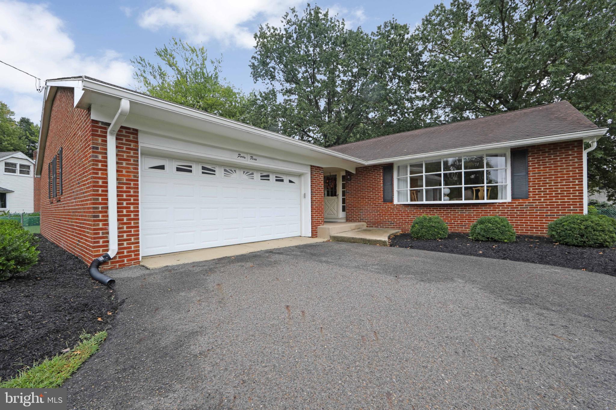 43 Edgewood Dr, Cherry Hill, NJ 08003