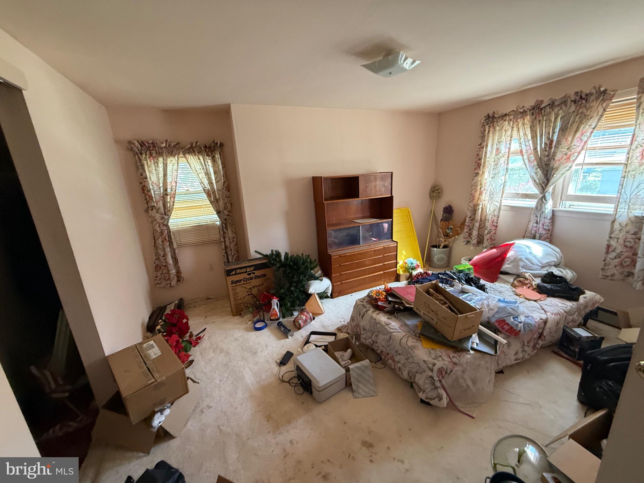 423 Holmes Dr, Burlington, NJ 08016 photo