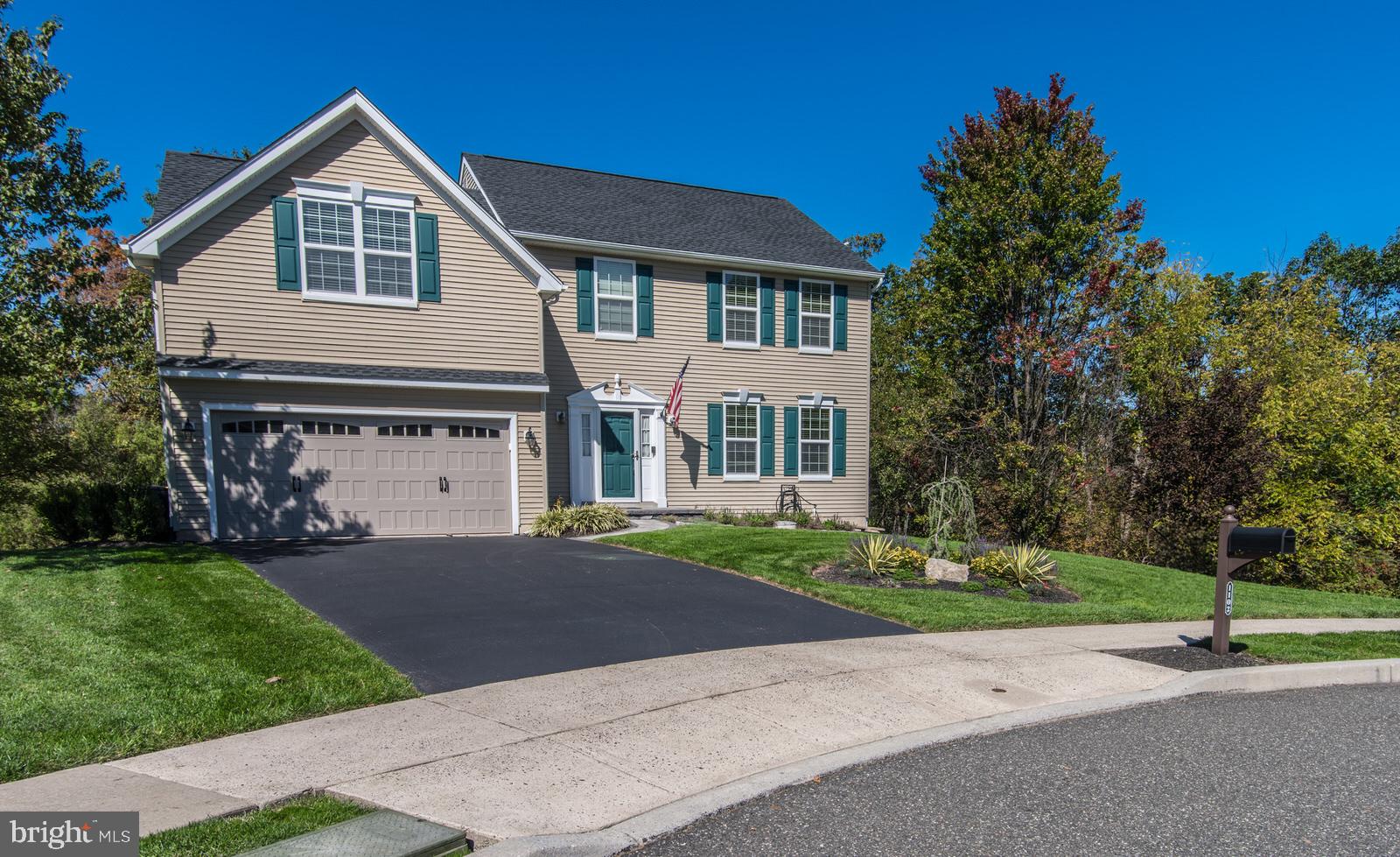 1102 Autumnview Ln, Pottstown, PA 19464 photo