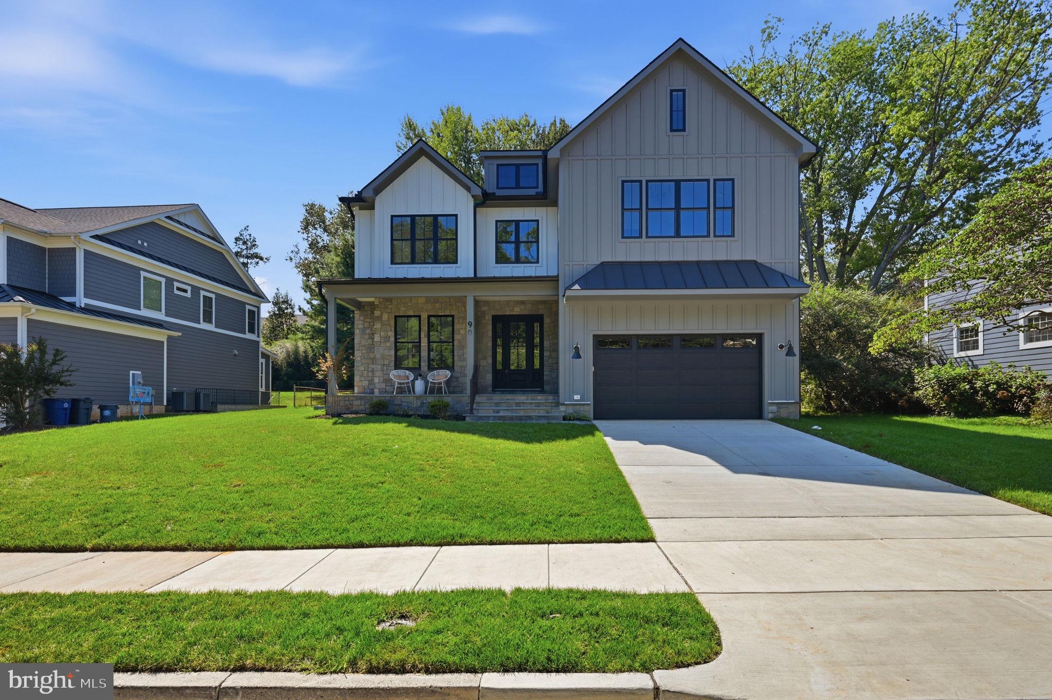 906 Hillcrest Dr, Vienna, VA 22180