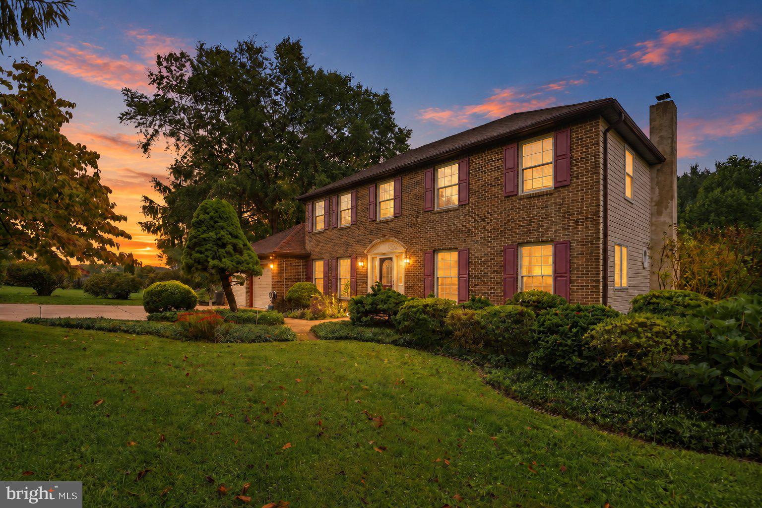 2 Nashua Dr, West Grove, PA 19390