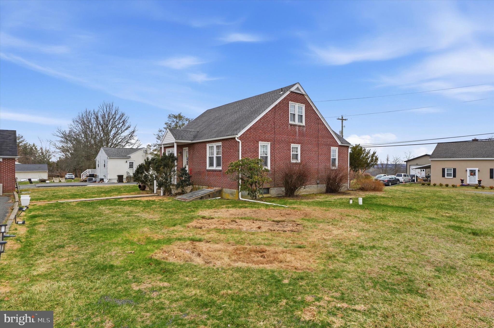 1937 Hoffmansville Rd, Frederick, PA 19435 photo