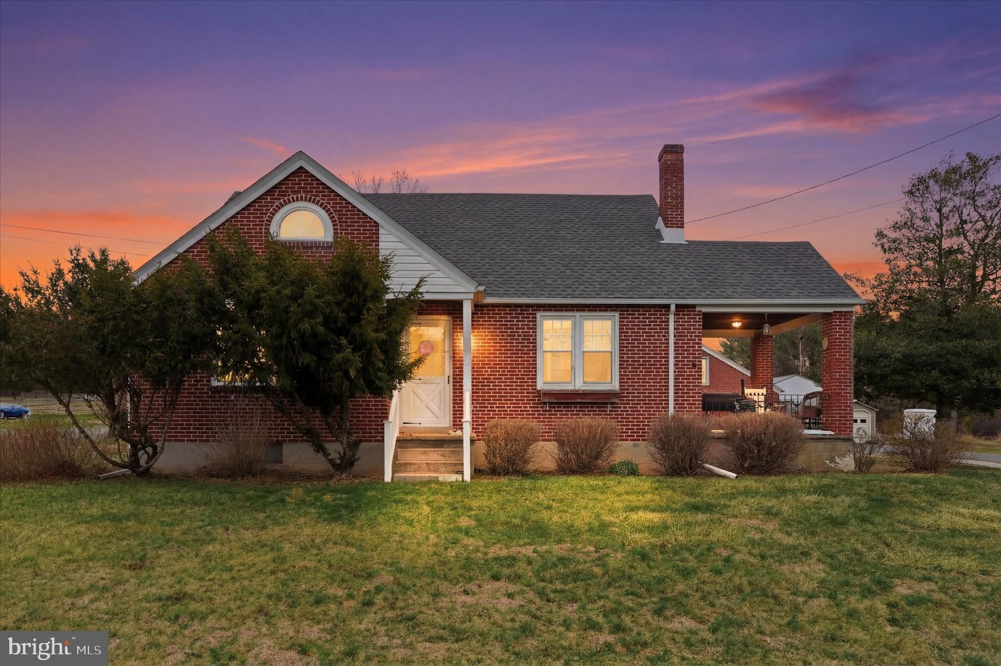 1937 Hoffmansville Rd, Frederick, PA 19435
