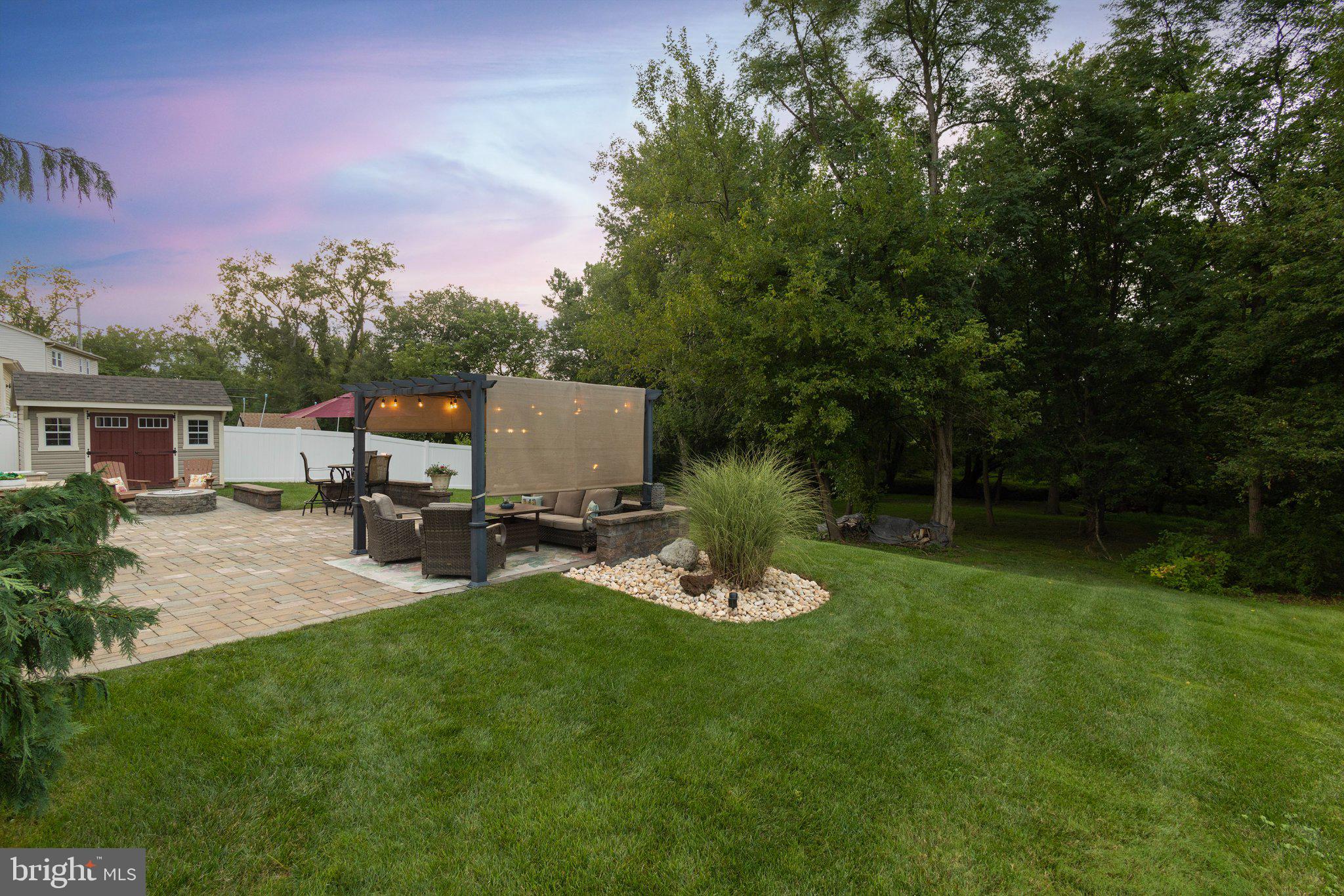 64 Wesleyan Dr, Hampton, NJ 08690 photo