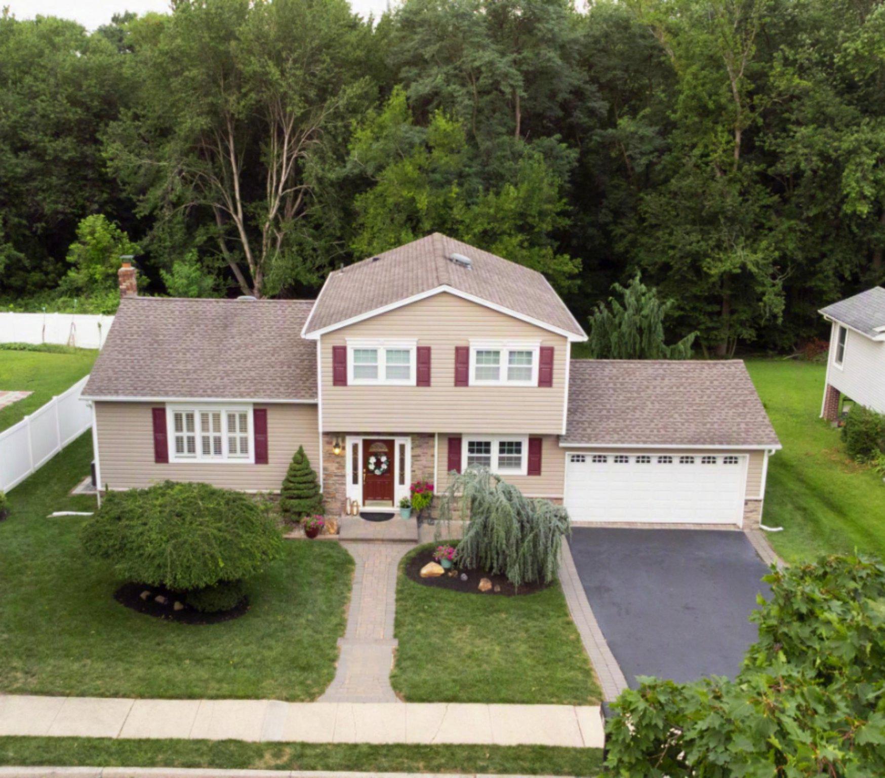 64 Wesleyan Dr, Hampton, NJ 08690 photo