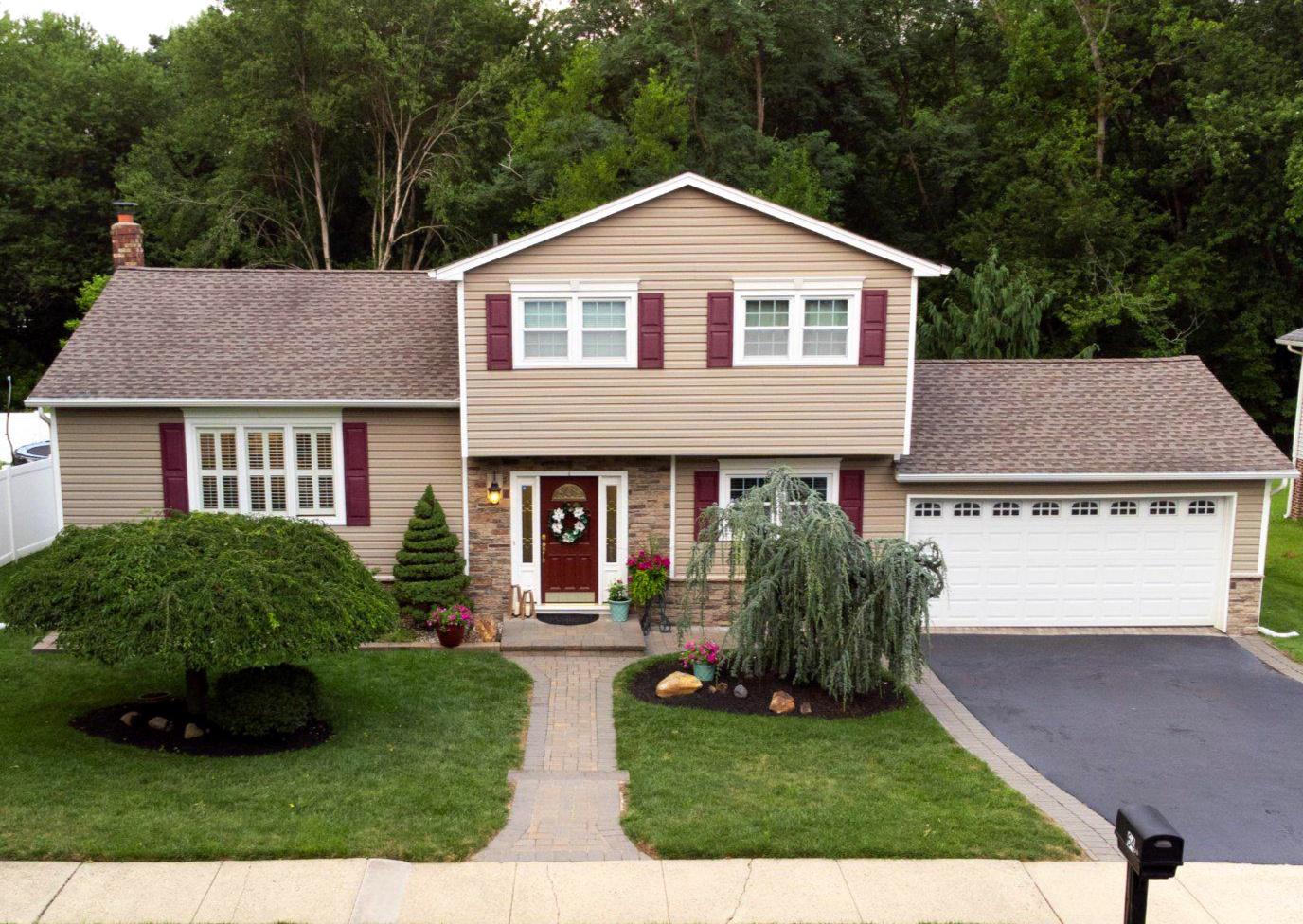 64 Wesleyan Dr, Hampton, NJ 08690 photo