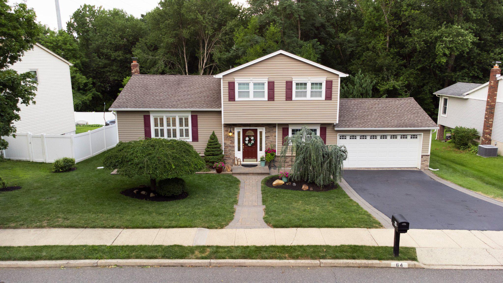 64 Wesleyan Dr, Hampton, NJ 08690 photo