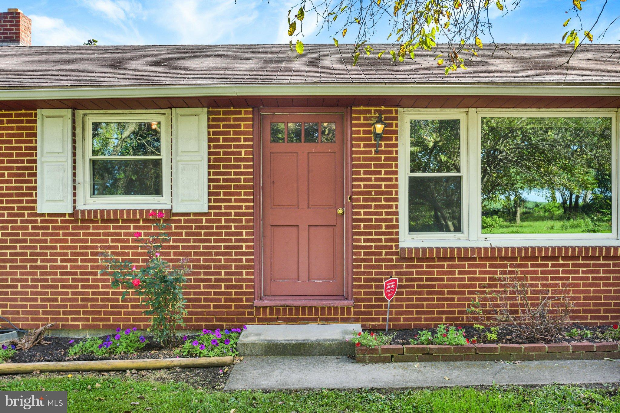 493 Criswell Dr, Boiling Springs, PA 17007 photo