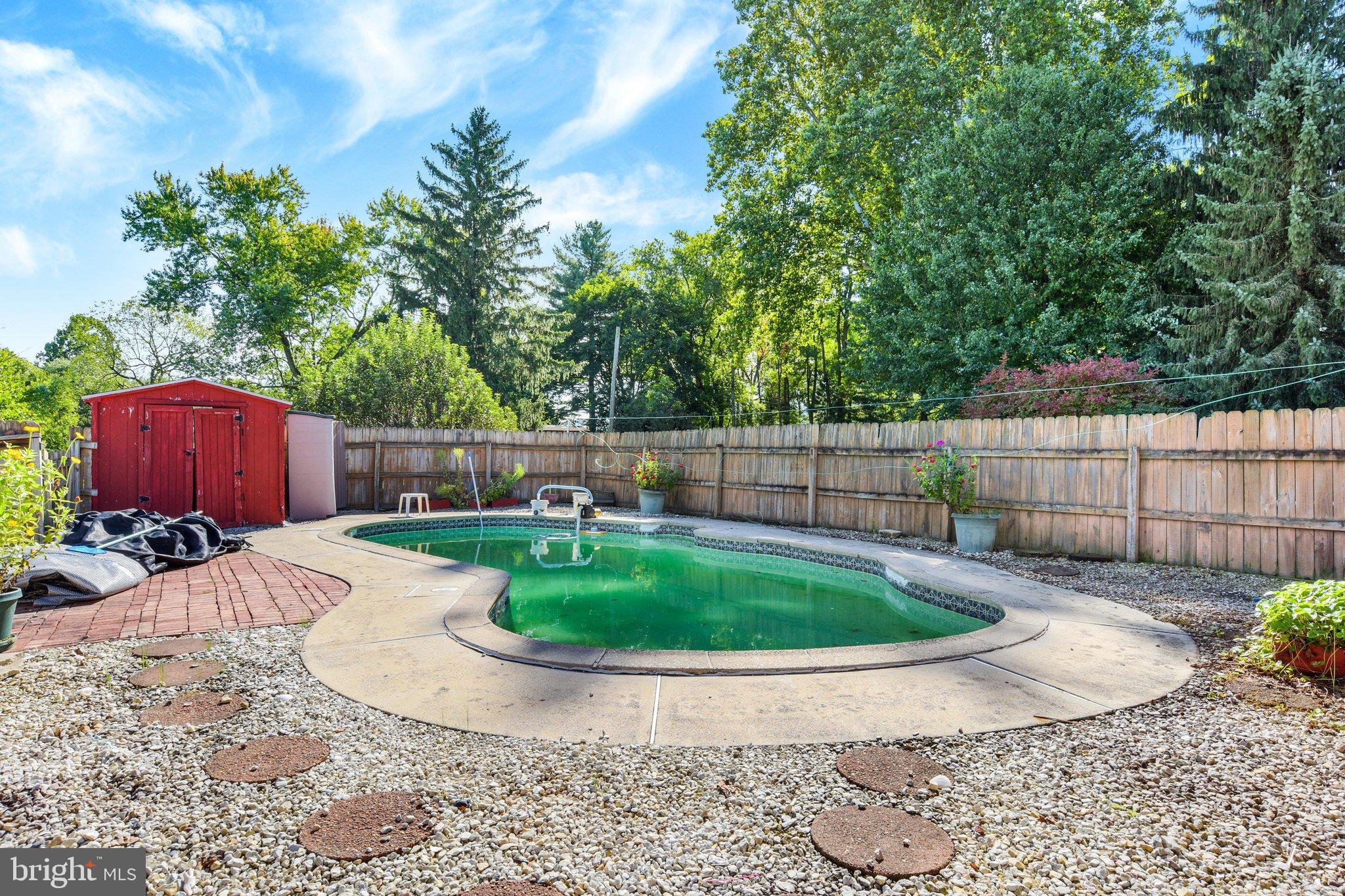 493 Criswell Dr, Boiling Springs, PA 17007 photo