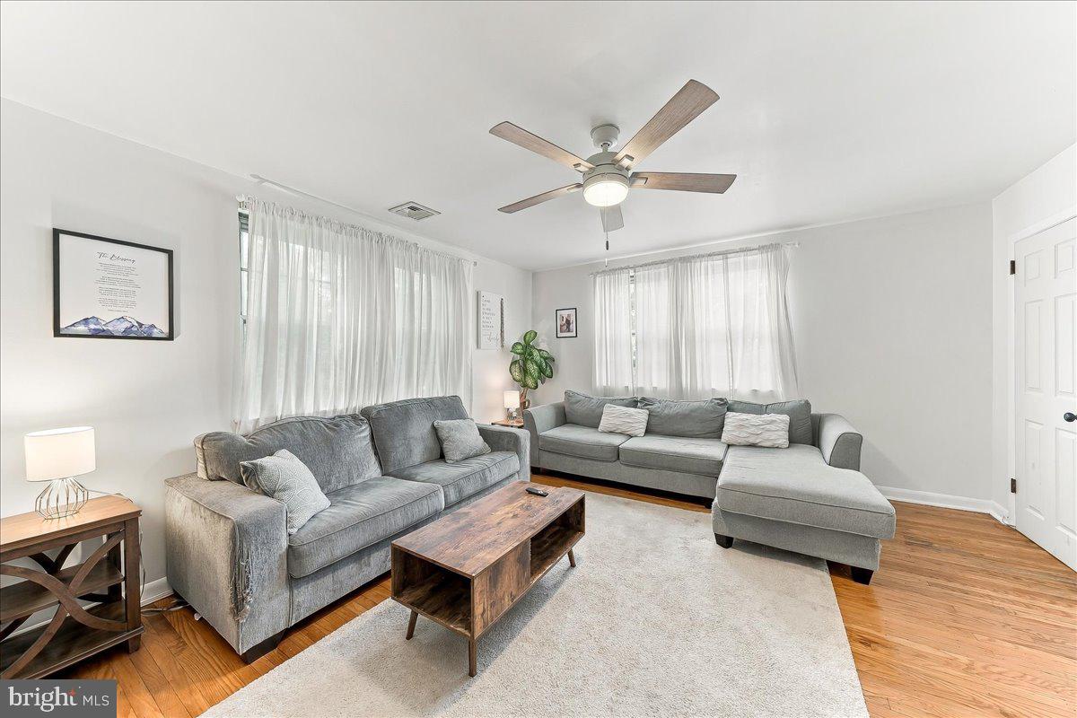 38 E Stratford Ave, Lansdowne, PA 19050 photo