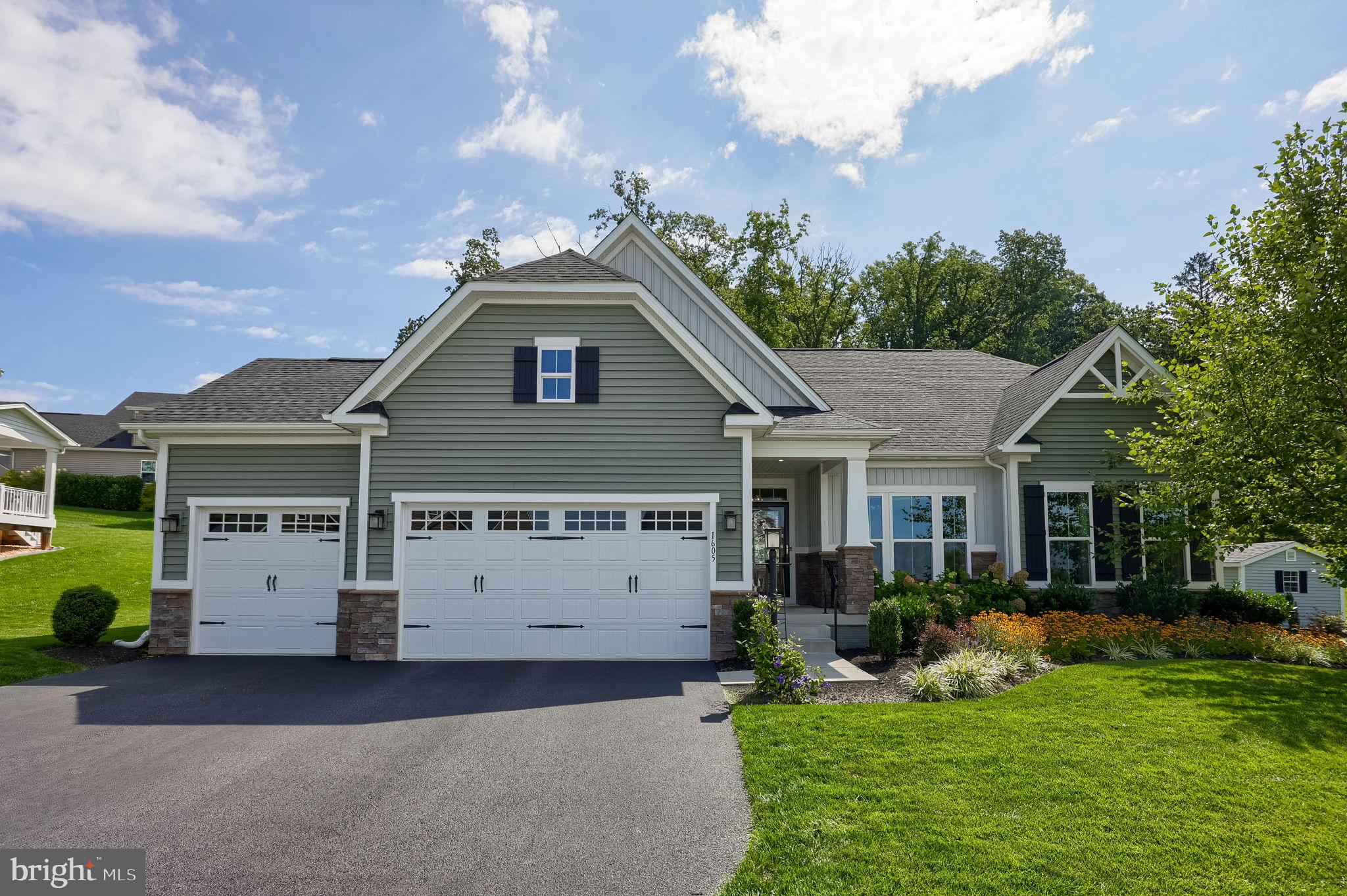 1605 River Birch Cir, York, PA 17403