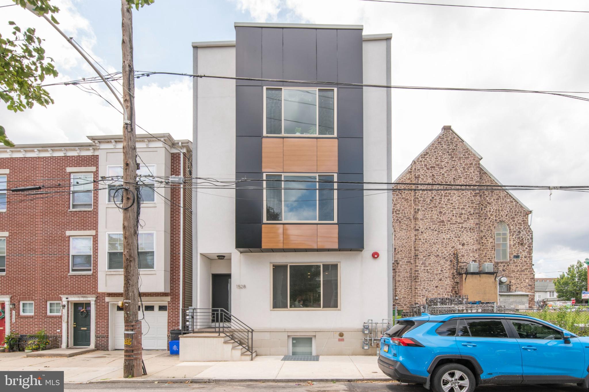 1528 Marshall St, Philadelphia, PA 19122