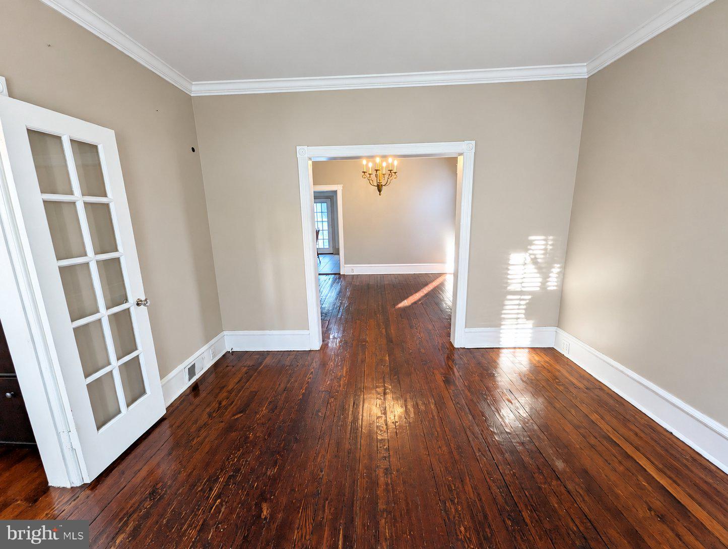 419 Elm Ave, Riverton, NJ 08077 photo