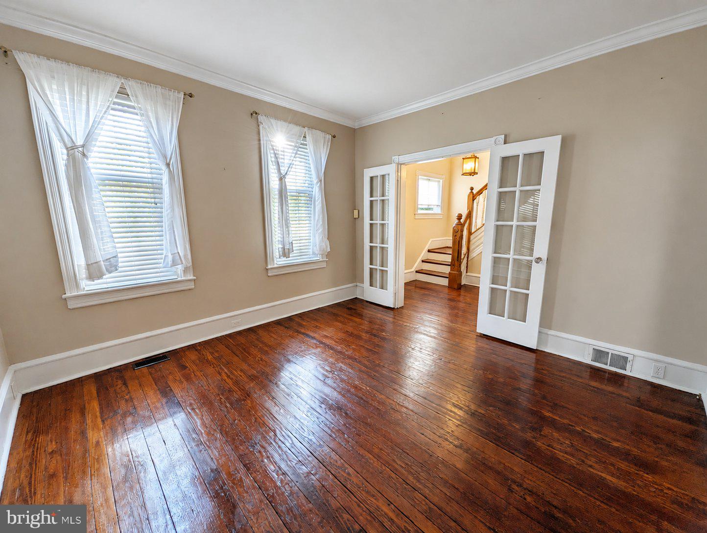 419 Elm Ave, Riverton, NJ 08077 photo
