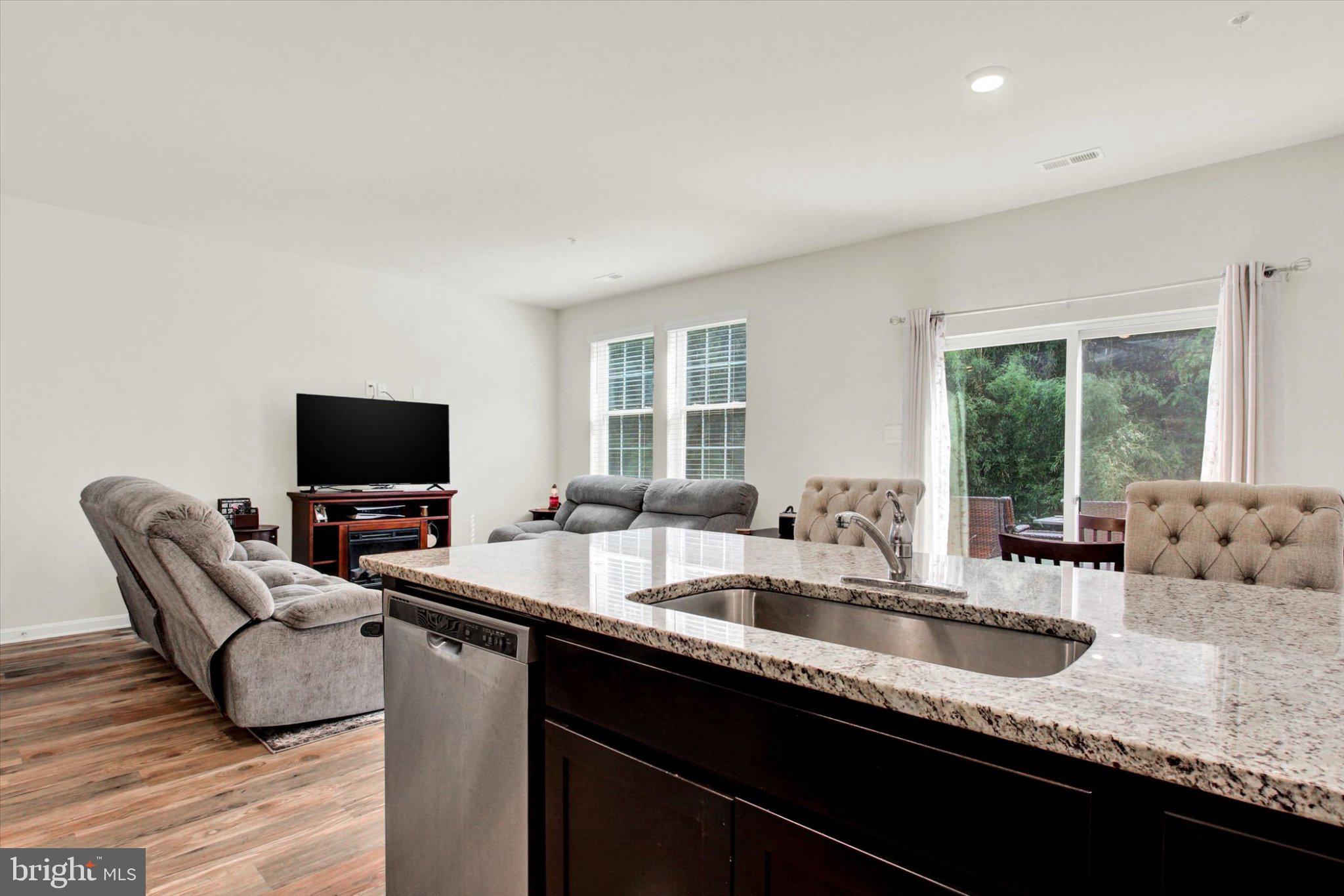 420 Maple Run Dr, York, PA 17404 photo