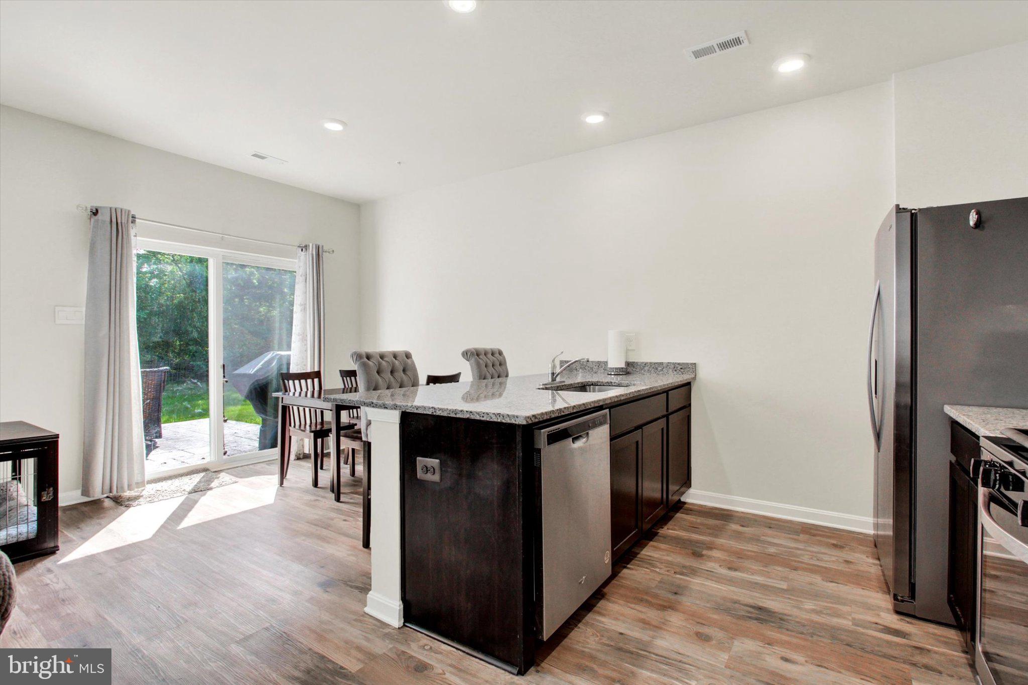 420 Maple Run Dr, York, PA 17404 photo