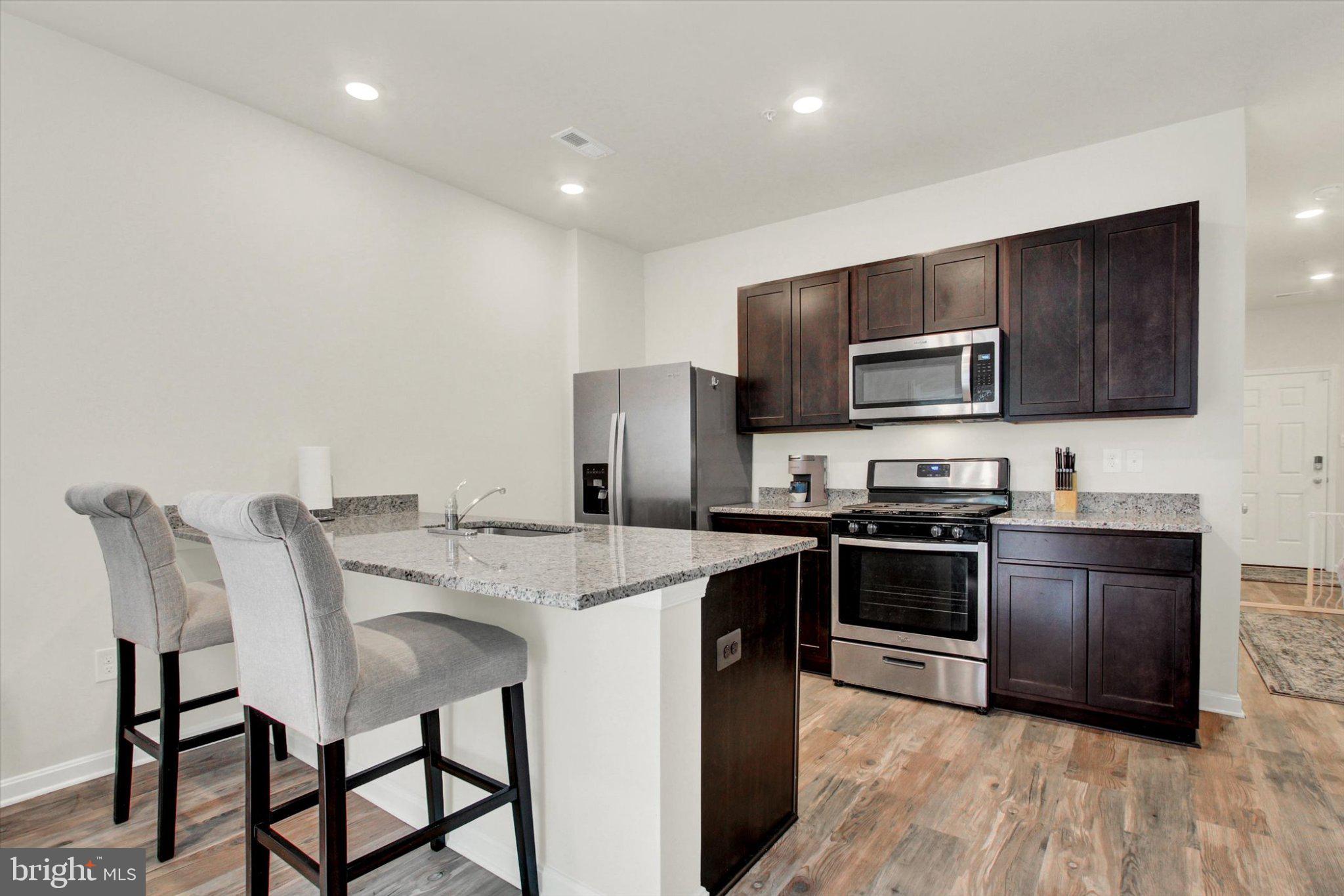 420 Maple Run Dr, York, PA 17404 photo