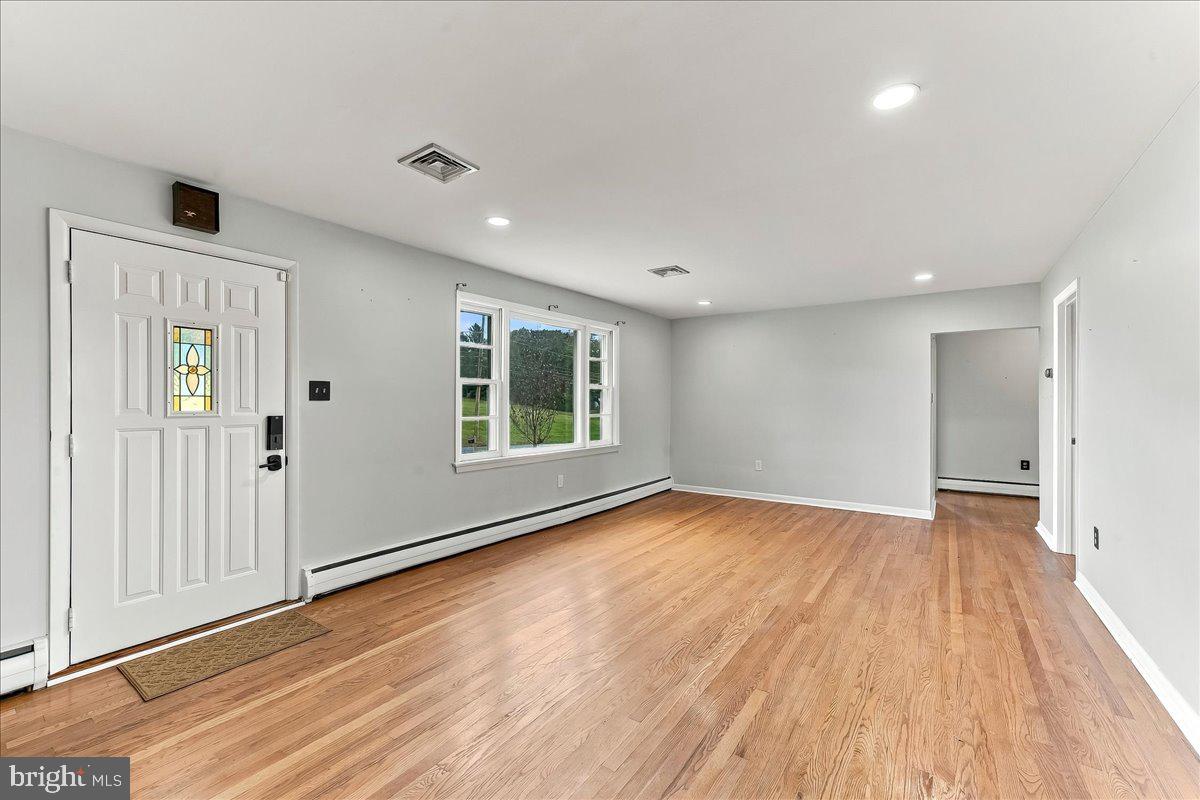 830 W Kings Hwy, Coatesville, PA 19320 photo