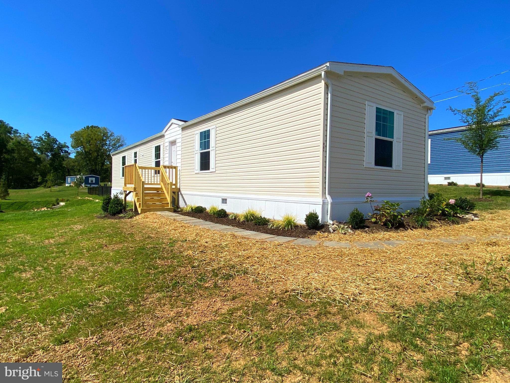 251 Gunner Ln, Honey Brook, PA 19344 photo