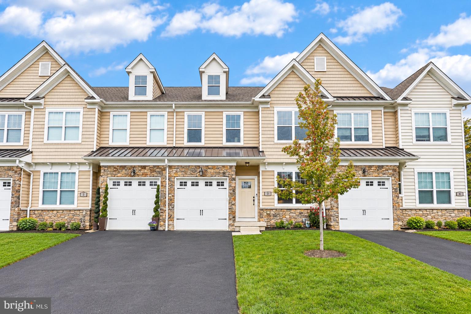 3 Ella Cir, Huntingdon Valley, PA 19006