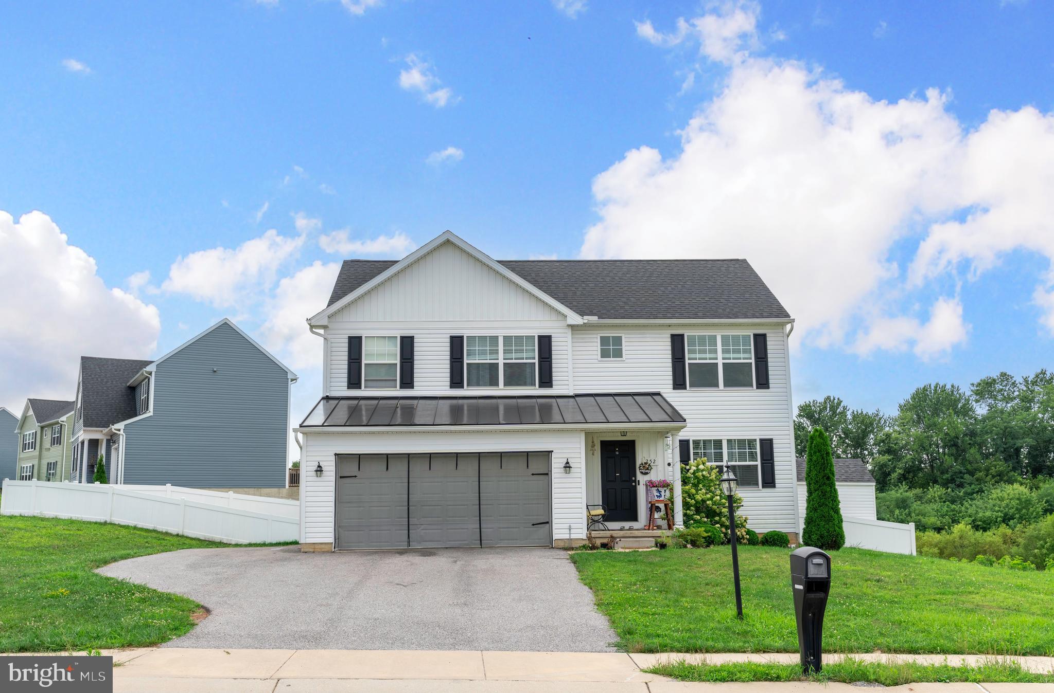 252 Valley View Cir, York, PA 17408 photo