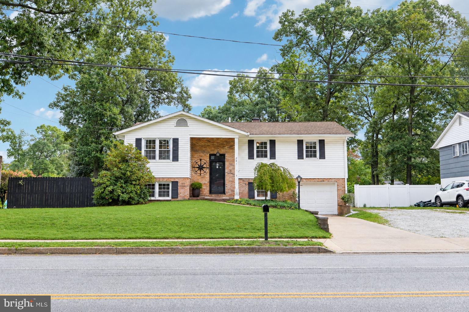 261 Magothy Bridge Rd, Pasadena, MD 21122 photo