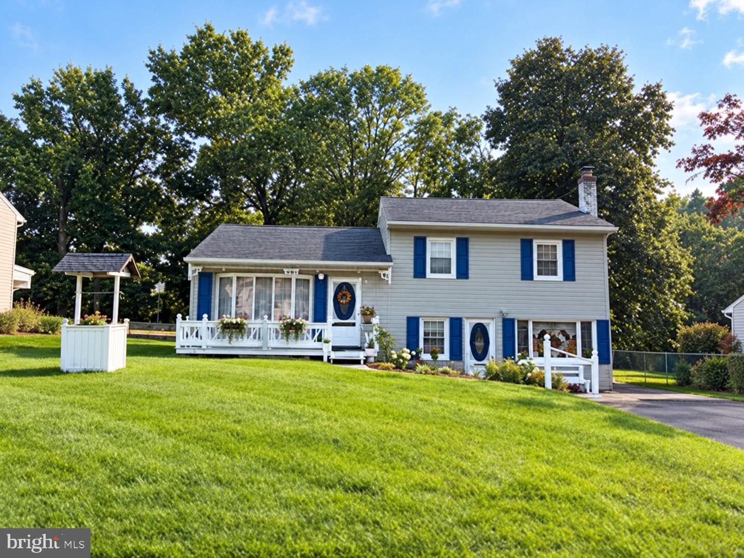 2483 Helms Mnr, Upper Chichester, PA 19061
