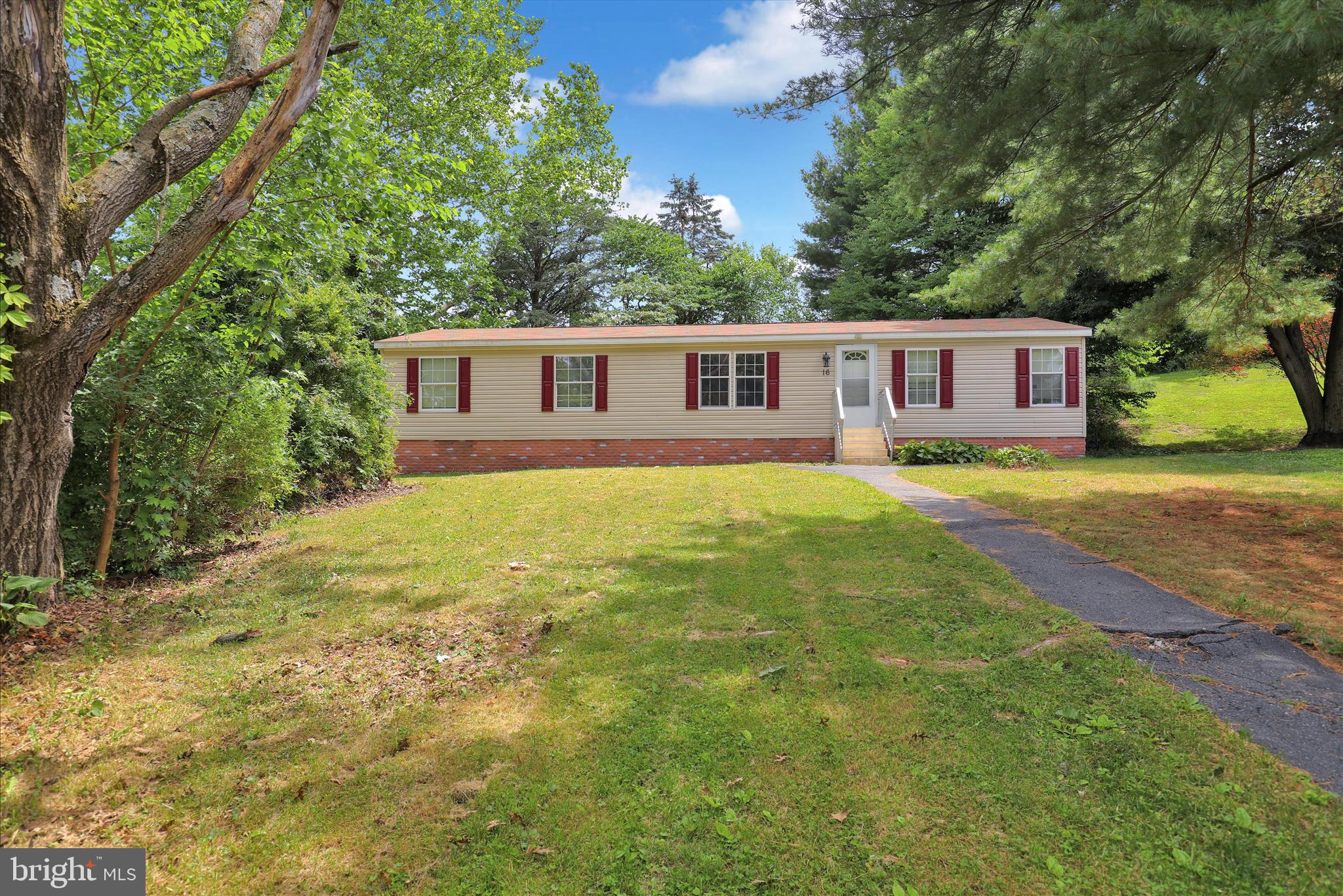 260 Wooltown Rd, Wernersville, PA 19565